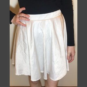 Women’s pearly White circle skirt